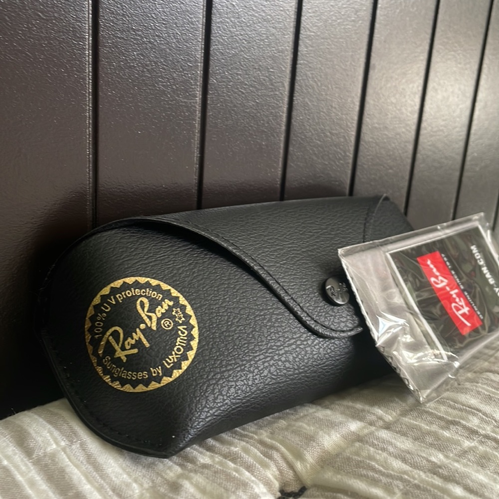 Ray-Ban case - Picture 2 of 3